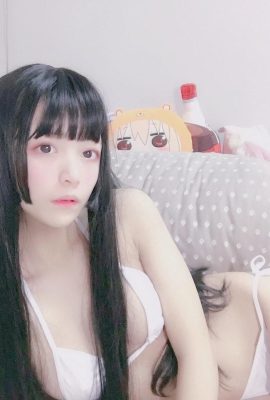 [小奈奈] সাদা সিল্ক বিকিনি (40P)