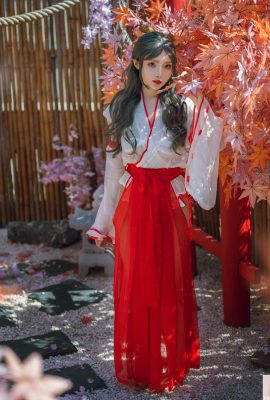 Coser@Xia Xiao Qiu Qiu Qiu (夏小秋秋秋) – তাংচি উইচ (53P)