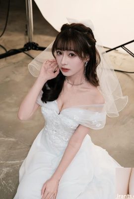 দেবী “পে নি