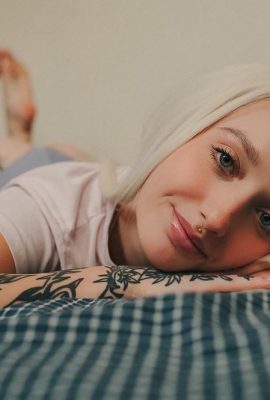 (Suicide Girls) জুন 01, 2025 – থেলোলাবুপ – বেডরুমের চোখ (42 পি)