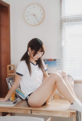 শীর্ষ দেবী “নিমো” এর নিখুঁত চিত্রটি মাদকদ্রব্য (10 পি)