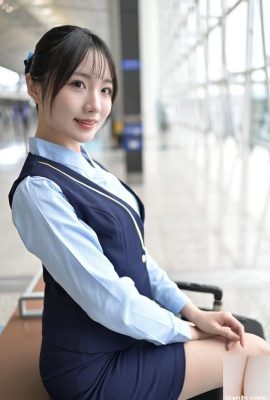 সুন্দর ইউনিফর্ম ফ্লাইট অ্যাটেন্ডেন্ট