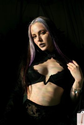 (Suicide Girls) জুলাই 06, 2025 – ভিটাদাম – মুন (46 পি)