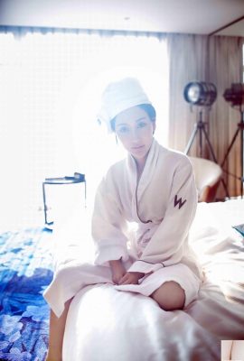 (প্রেস গার্ল) লিয়াং কিউকি (40 পি)