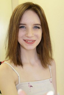 টিন লিলি মুন POV (20P) তে তার সৎ ভাইয়ের দ্বারা তার টিওয়াট ঘষে এবং হাড় কাঁপানো