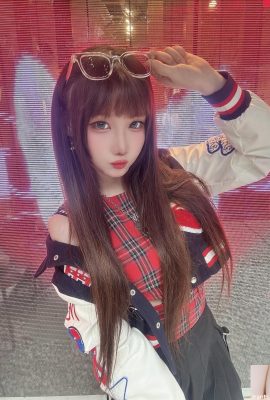 “আলফা আফা” এর একটি কমনীয় মুখ, গভীর এবং বৈদ্যুতিক চোখ রয়েছে এবং তার উষ্ণতা আকাশে পৌঁছেছে (10P)