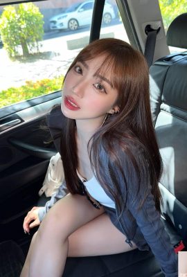 “ভিভিয়ান” এর গ্ল্যামারাস চেহারা এবং হট ফিগার এতটাই নজরকাড়া (10P)