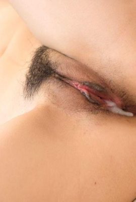 স্কুল ইউনিফর্ম পরা একটি বখাটে ছেলেদের একটি দলের সাথে একটি বন্ধন খেলা খেলে এবং বীর্য উপচে না হওয়া পর্যন্ত যৌনসঙ্গম করে (21P)