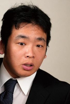 ইউরিরা: আমার স্ত্রী আমার প্রতিবেশীর যৌন বন্ধু ইউরিরা (21P)