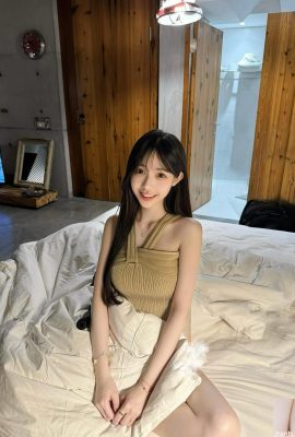 “ঝাং কুইকি” এর বড় বড় জলপূর্ণ চোখ এবং একটি হাসি এত মিষ্টি যে তার সমস্ত শরীর কবজ প্রকাশ করে (10P)