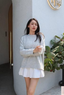 “ক্যারিনা” এর একটি হট ফিগার রয়েছে এবং ছবিটি খুব আকর্ষণীয় (10P)